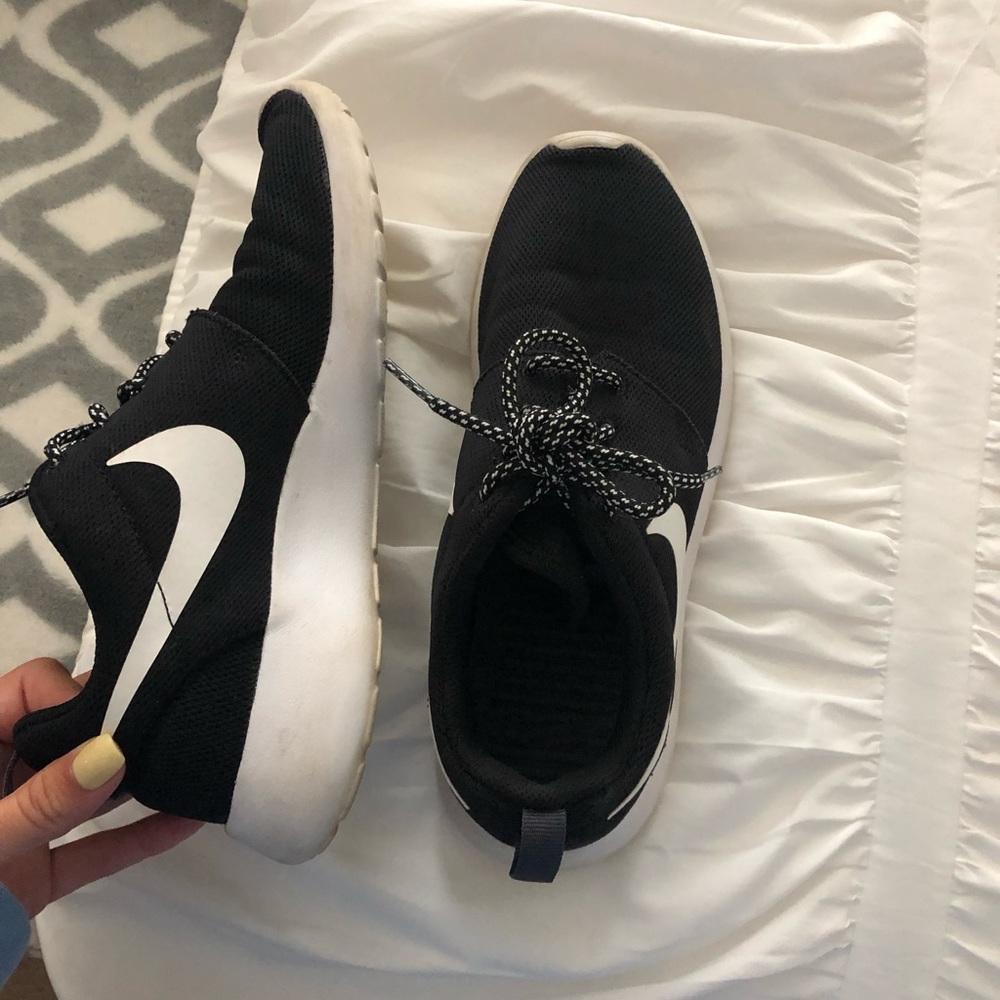 Nike roshes